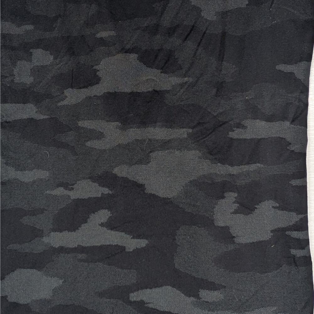 Athleta Womens Tank Top Womens Medium Black Camouflage Performance Tank Top - Picture 2 of 6